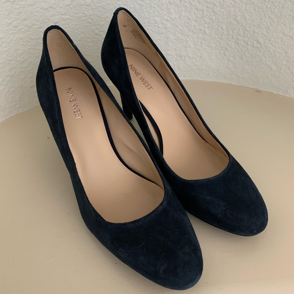 Nine West Navy Blue Suede Pumps, size 11